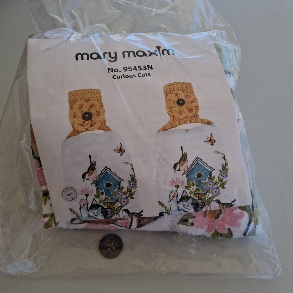 Mary Maxim Curious Cats Hanging Kitchen Towel Kit No. 95453N Sugar 'n Cream Yarn